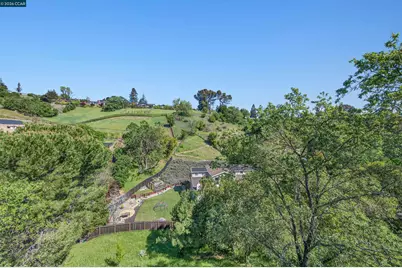 3424 Woodview Dr, Lafayette, CA 94549 - Photo 9