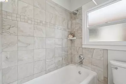 3781 Manila Ave, Oakland, CA 94609 - Photo 21