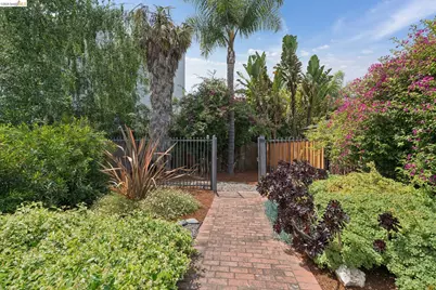 3781 Manila Ave, Oakland, CA 94609 - Photo 51