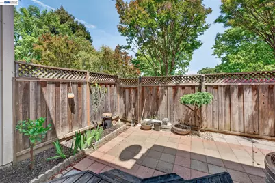 7445 Rolling Hills Cir, Dublin, CA 94568 - Photo 31