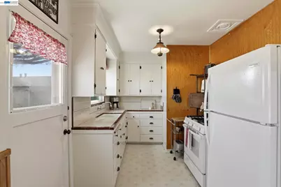 37340 Locust St, Newark, CA 94560 - Photo 9