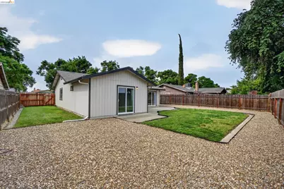 853 Sutherland Dr, Stockton, CA 95210 - Photo 37