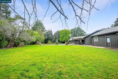 1016 Pine Hollow Ct, Clayton, CA 94517 - Photo 43