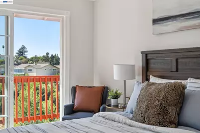 11165 Lochard St, Oakland, CA 94605 - Photo 37