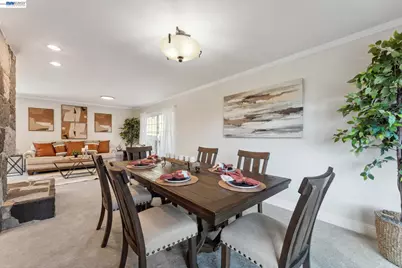 11165 Lochard St, Oakland, CA 94605 - Photo 15