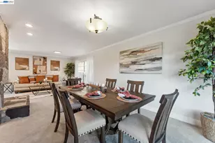 11165 Lochard St, Oakland, CA 94605 - Photo 15