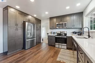 11165 Lochard St, Oakland, CA 94605 - Photo 19
