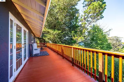 11165 Lochard St, Oakland, CA 94605 - Photo 29