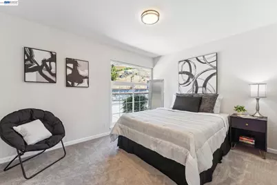 11165 Lochard St, Oakland, CA 94605 - Photo 49