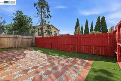 7419 Hillside St, Oakland, CA 94605 - Photo 41
