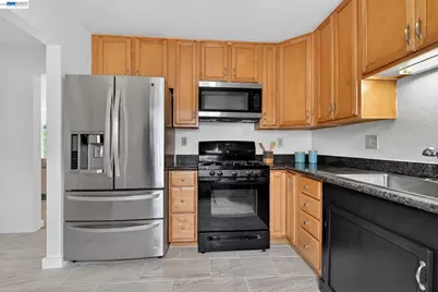 24657 Leona Dr, Hayward, CA 94542 - Photo 15