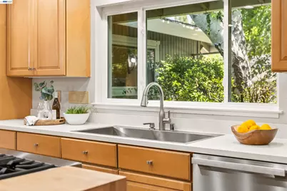102 Brookfield Dr, Moraga, CA 94556 - Photo 31