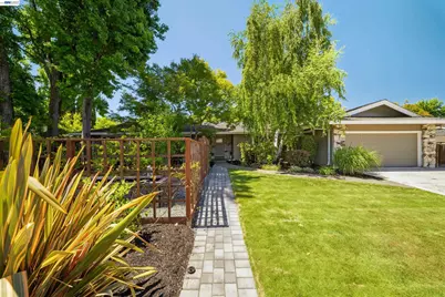 102 Brookfield Dr, Moraga, CA 94556 - Photo 21