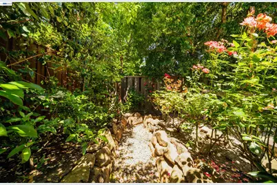 102 Brookfield Dr, Moraga, CA 94556 - Photo 15