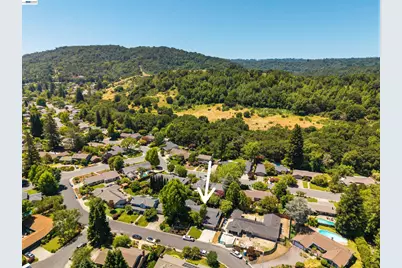 102 Brookfield Dr, Moraga, CA 94556 - Photo 3