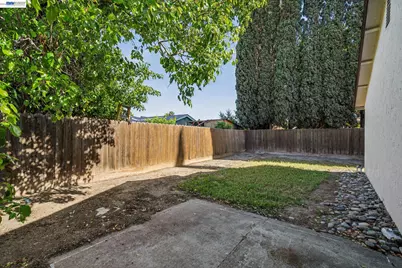 554 Chestnut Ave, Tracy, CA 95376 - Photo 25