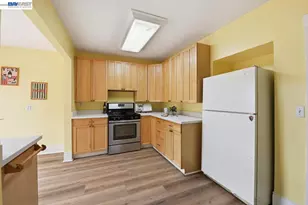 359 Parrott St, San Leandro, CA 94577 - Photo 9