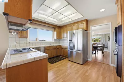 1961 Marineview Dr, San Leandro, CA 94577 - Photo 11