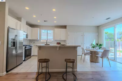 2586 Tampico Dr, Bay Point, CA 94565 - Photo 11