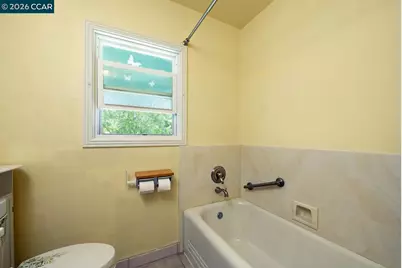 477 10th St, Pittsburg, CA 94565 - Photo 29