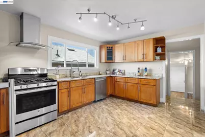21060 Western Blvd, Hayward, CA 94541 - Photo 11