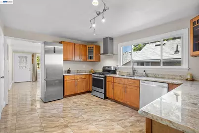 21060 Western Blvd, Hayward, CA 94541 - Photo 3