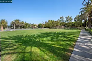 217 Mantle, Irvine, CA 92618 - Photo 5