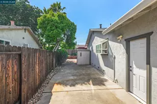 1808 Elkwood Dr, Concord, CA 94519 - Photo 29