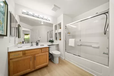 320 Caldecott #116, Oakland, CA 94618 - Photo 15