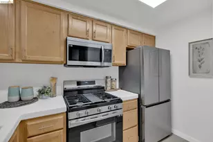 320 Caldecott, Oakland, CA 94618 - Photo 5