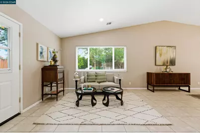 877 Dover Cir, Benicia, CA 94510 - Photo 15