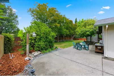 877 Dover Cir, Benicia, CA 94510 - Photo 53