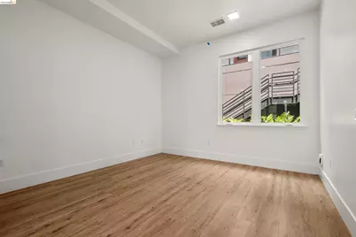 1545 32nd Street #110, Oakland, CA 94608 - Photo 3