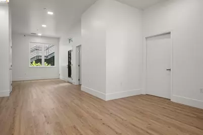 1545 32nd Street #110, Oakland, CA 94608 - Photo 9