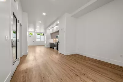 1545 32nd Street #110, Oakland, CA 94608 - Photo 1