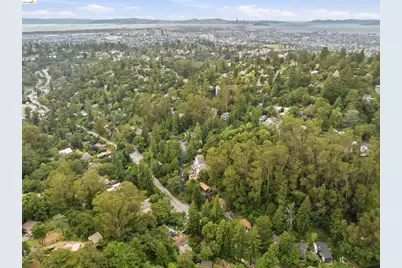 6233 Thornhill Dr, Oakland, CA 94611 - Photo 41