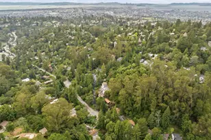 6233 Thornhill Dr, Oakland, CA 94611 - Photo 41