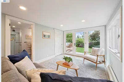 6968 Thornhill Drive, Oakland, CA 94611 - Photo 45