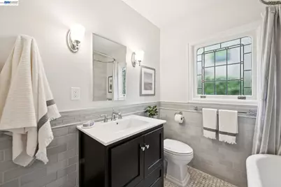 6968 Thornhill Drive, Oakland, CA 94611 - Photo 41