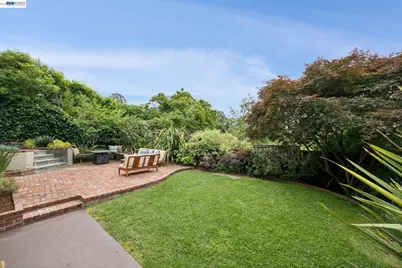 6968 Thornhill Drive, Oakland, CA 94611 - Photo 29