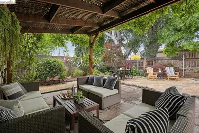 1357 25th St, Oakland, CA 94606 - Photo 39