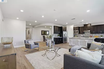 2542 Azalea Ave, Tracy, CA 95376 - Photo 9