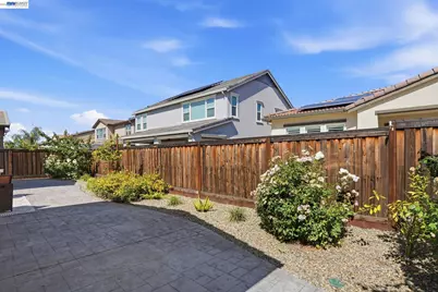 2542 Azalea Ave, Tracy, CA 95376 - Photo 37