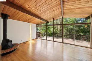 6725 Moore Dr, Oakland, CA 94611 - Photo 3