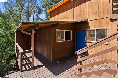 6725 Moore Dr, Oakland, CA 94611 - Photo 29