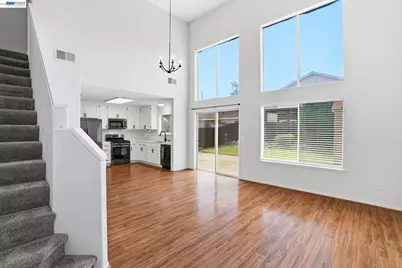 419 Pioneer Ave, Manteca, CA 95336 - Photo 7