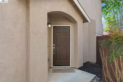 419 Pioneer Ave, Manteca, CA 95336 - Photo 3