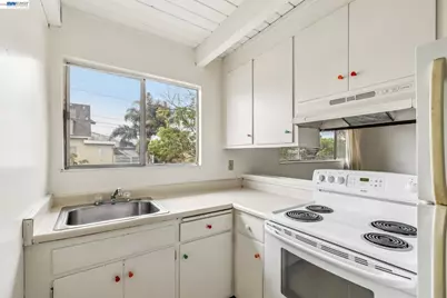 5963 Maccall Street, Oakland, CA 94609 - Photo 29