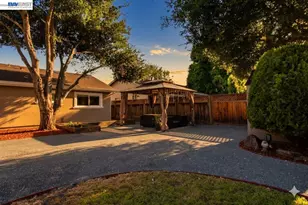 8023 Holanda Ln, Dublin, CA 94568 - Photo 19