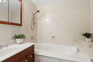 8023 Holanda Ln, Dublin, CA 94568 - Photo 15